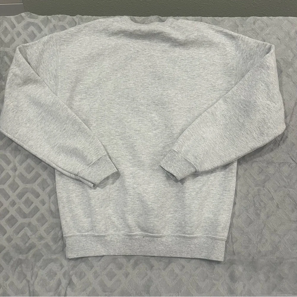 Nike Light Gray‎ Crewneck unisex Sweater bugs bunny logo size medium
